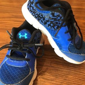 Children's boy shoes. Under Armour Excellent